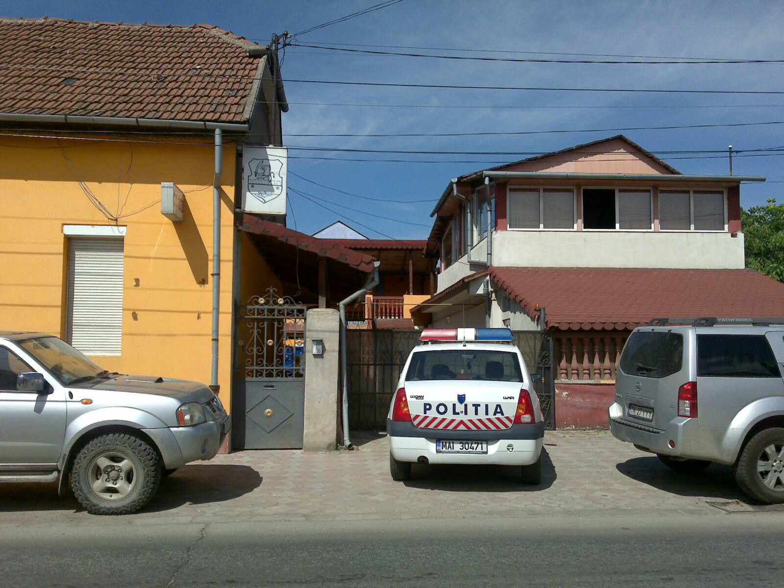 Politistii au gasit o arma neletala cu luneta in casa unui timisorean. Barbatul o detinea ilegal