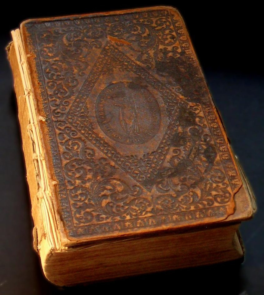 Ce a gasit un barbat intr-o carte cumparata cu 50 de peni. "Este de necrezut, care erau sansele?"