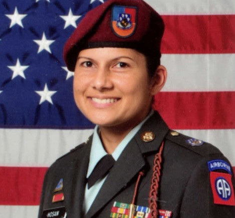 Femeia din Armata SUA care a trebuit sa-si schimbe numele pentru ca "suna prea musulman"