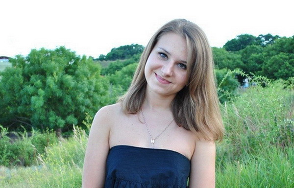 Toti prietenii rad acum de ea. "Iubitul ei si-a batut joc de ea". Ce a pozat in fundal. FOTO