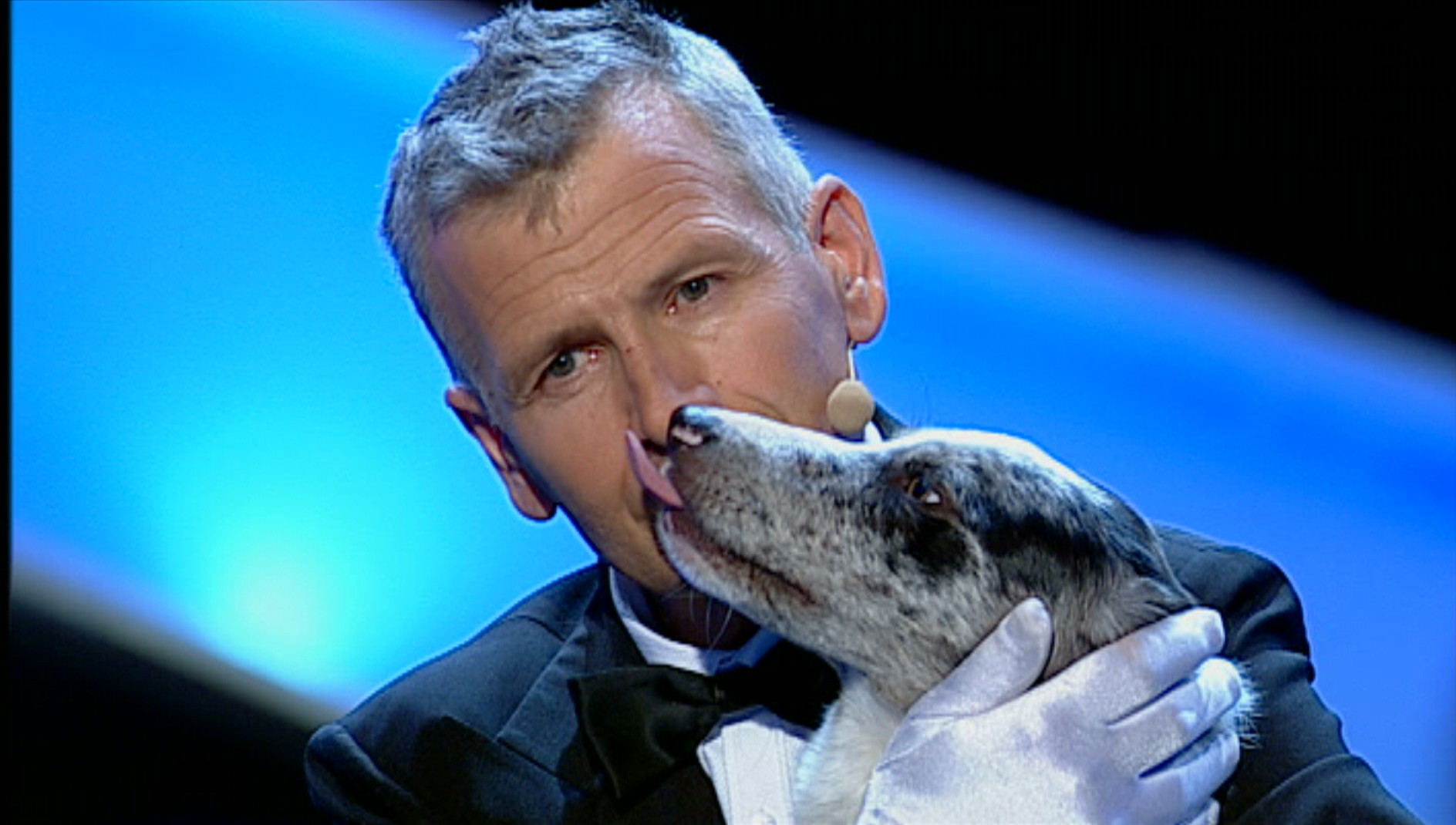 FINALA ROMANII AU TALENT. Bruno Icobet si cainii sai au oferit un moment aproape magic