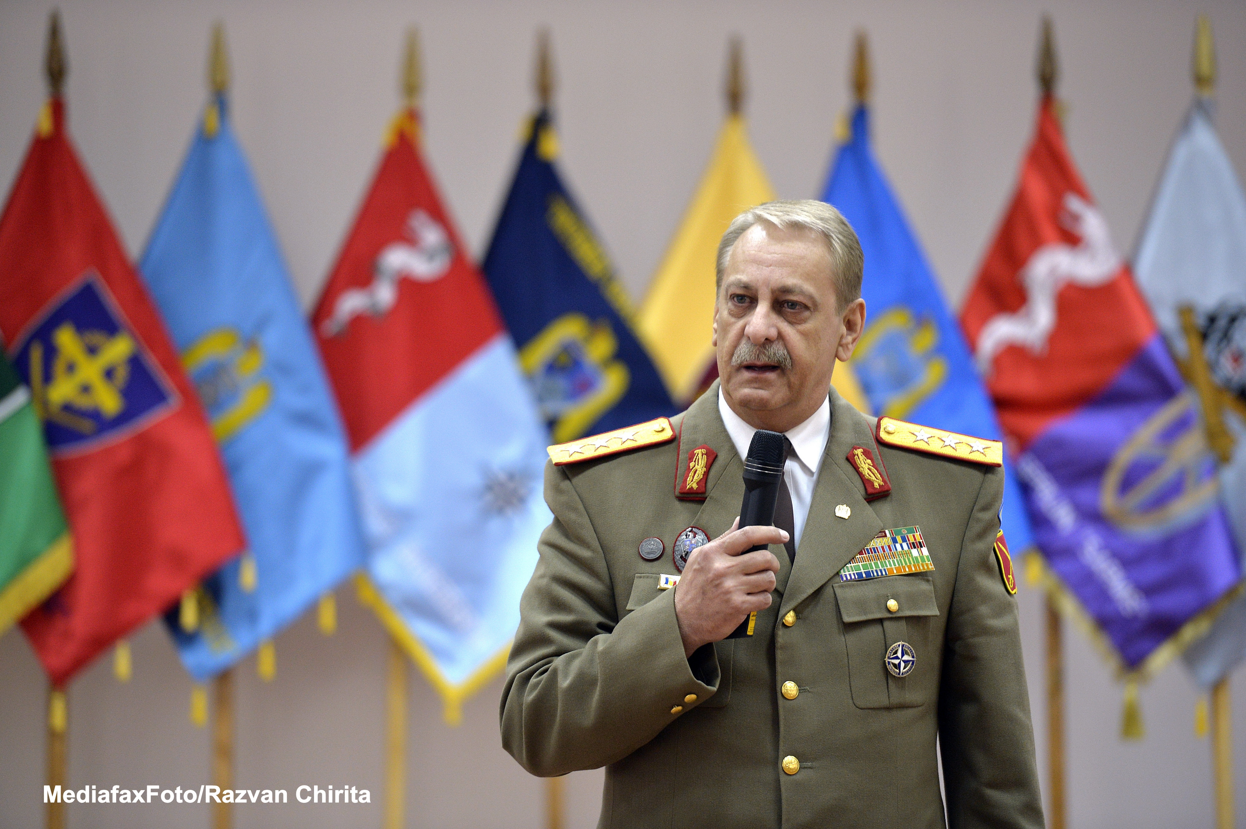 Presedintele Traian Basescu l-a trecut in rezerva pe seful Statului Major al Fortelor Terestre