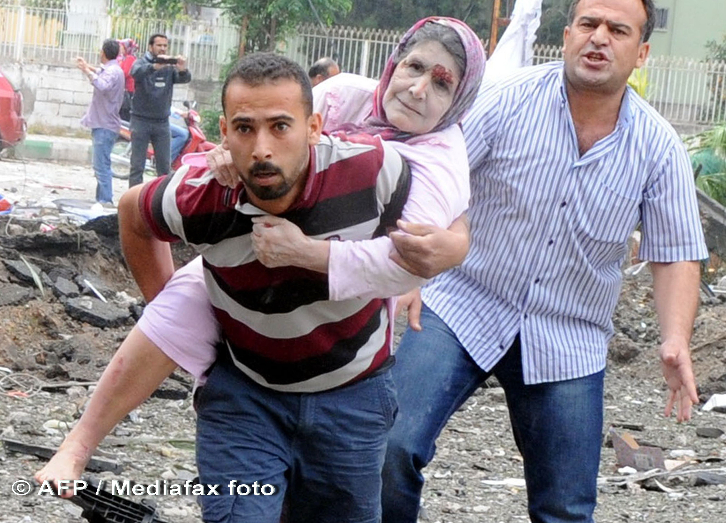 Cel putin 40 de morti si 100 de raniti la frontiera Turciei cu Siria, in urma unui atac terorist