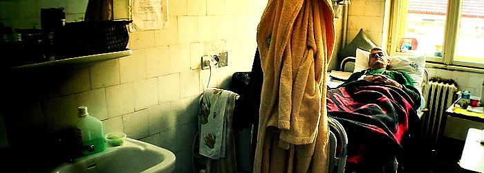 Risipa, boala sanatatii - 2. Spitale unde mancarea are acelasi drum cu al gunoiului. Medicamente cumparate in stocuri mari, dar care expira repede