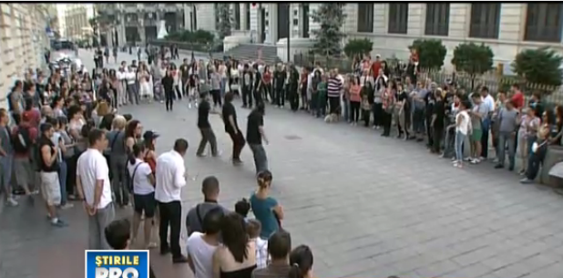 Flashmob in Capitala: cum s-au distrat cei mai buni dansatori de street dance si breakdance din tara