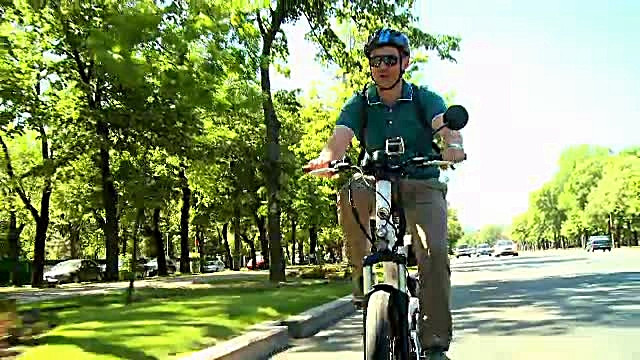 iLikeIT. Cat de folositoare e o bicicleta electrica. Cel mai ieftin model porneste de la 2000 de lei