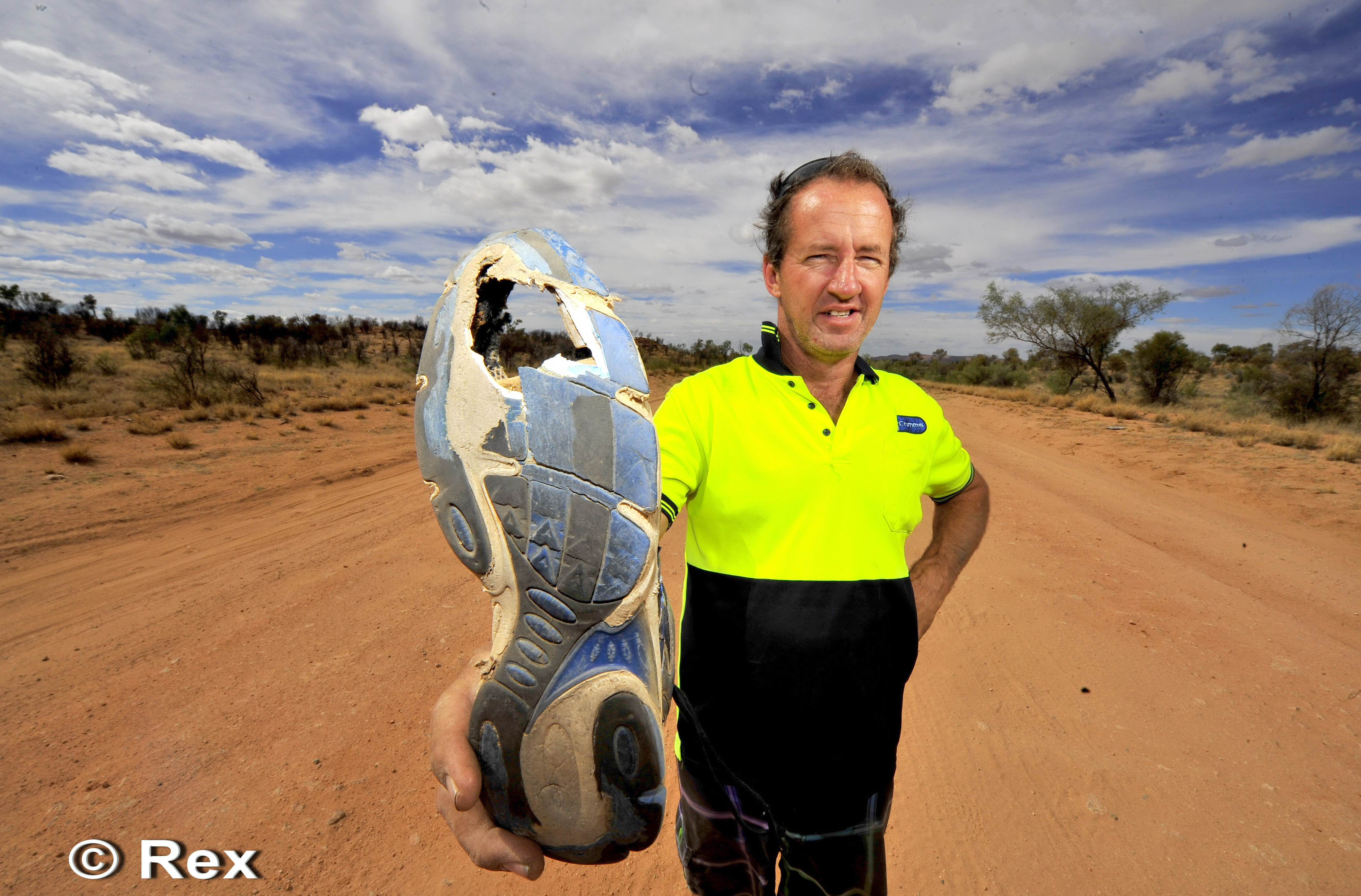 Un barbat a supravietuit mergand 43 de km prin desert, fara apa. Cum au ajuns pantofii