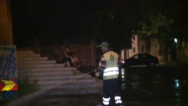 Strazile Capitalei vor fi spalate in fiecare noapte. Cine risca amenzi de pana la 5.000 de lei