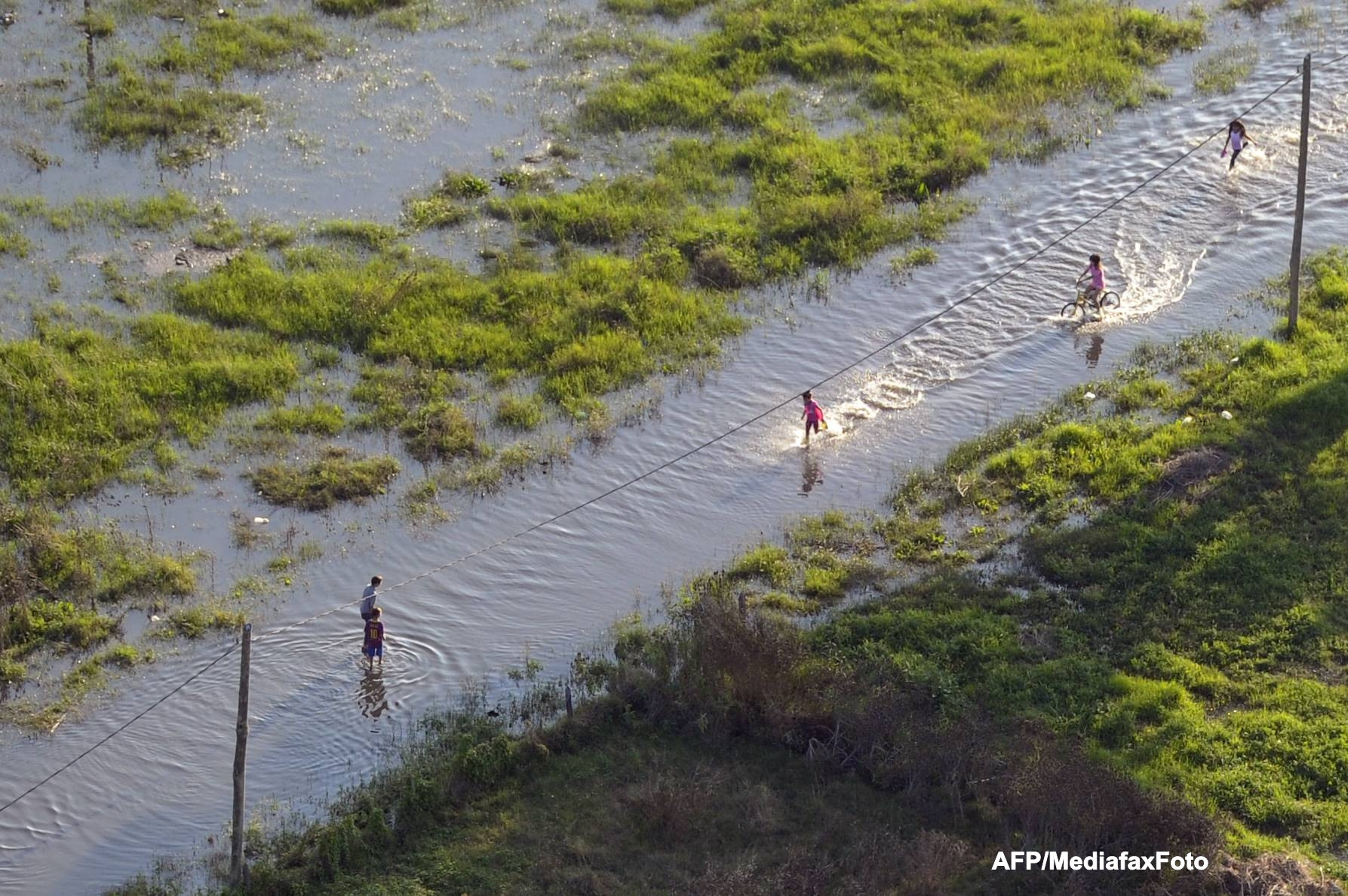 Risc de inundatii pe raurile Crisul Alb si Crisul Negru. Hidrologii au emis avertizare de cod galben