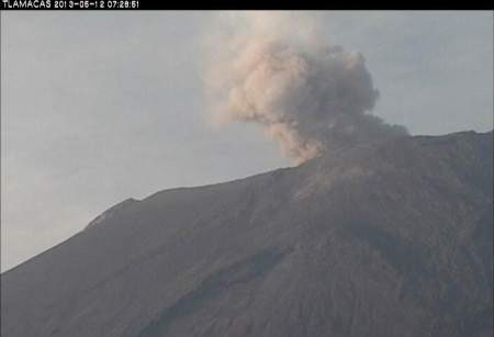 Stare de alerta in Mexic: vulcanul Popocatepetl arunca abur in aer si poate sa erupa in orice moment