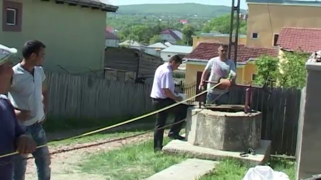 Trecutul inspaimantator al mamei copilului de 2 ani care a supravietuit dupa ce a cazut in fantana