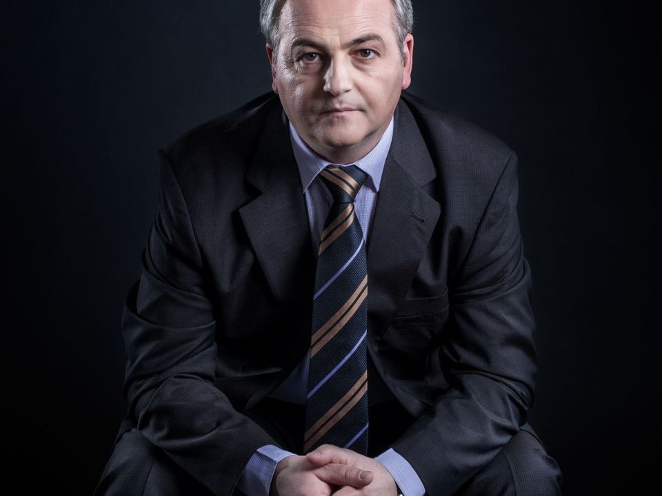 „Mama m-a vrut avocat, eu am ajuns postas.” Cum ridici o afacere de la zero, care se bate cu Posta