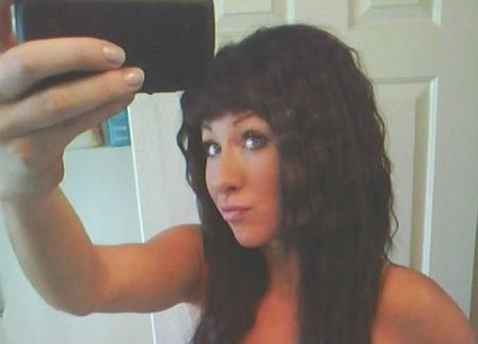 Si-a pus fotografia pe o retea de socializare. Ce a "scapat" in imagine. FOTO