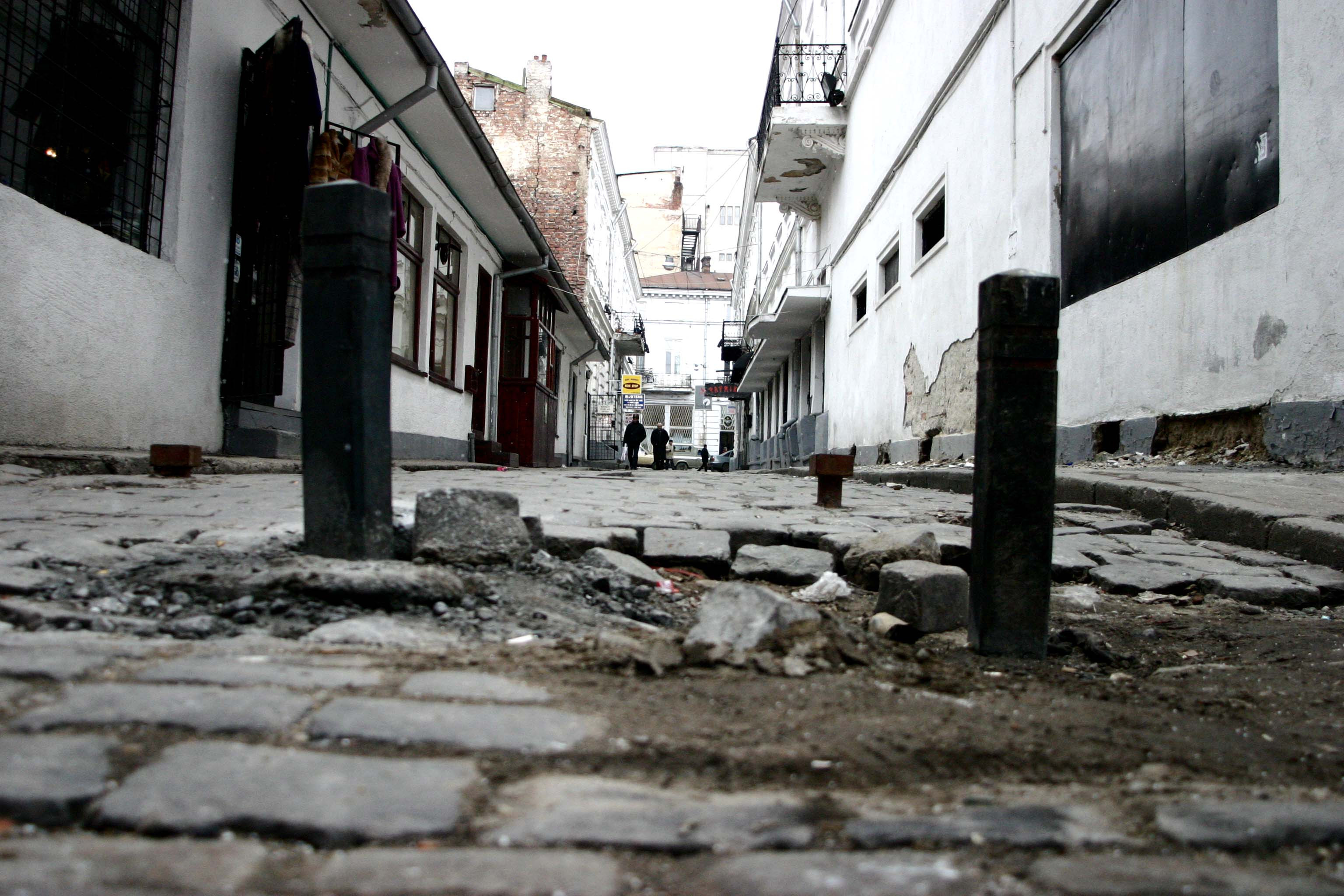 Cladirea din Centrul Istoric care s-a prabusit se afla langa imobile considerate "pericol public"