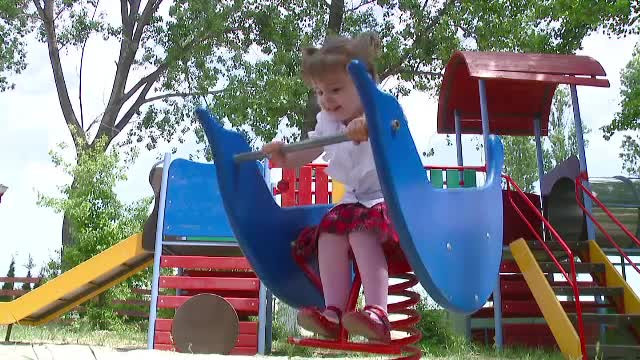 Bebelusii cresc vanzarile hotelierilor de pe litoral cu 20%. Oferte speciale pentru familii