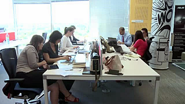 iLikeIT. Cum poate o afacere sa isi reduca masiv costurile: fara fire si telefon fix, doar tablete