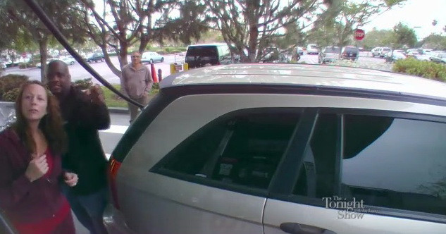 13.000.000 de oameni s-au uitat la farsa asta: Ce au facut doi tineri la o benzinarie! VIDEO