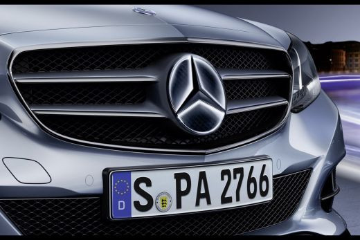 Mercedes si-a schimbat sigla: Primul model pe care a fost montata! FOTO