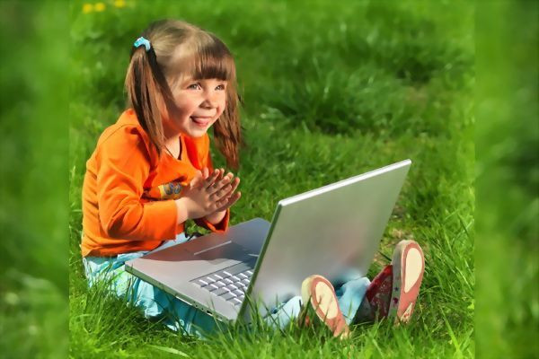 Cat de util e telefonul mobil pentru copil. Recomandarile specialistilor pentru parinti