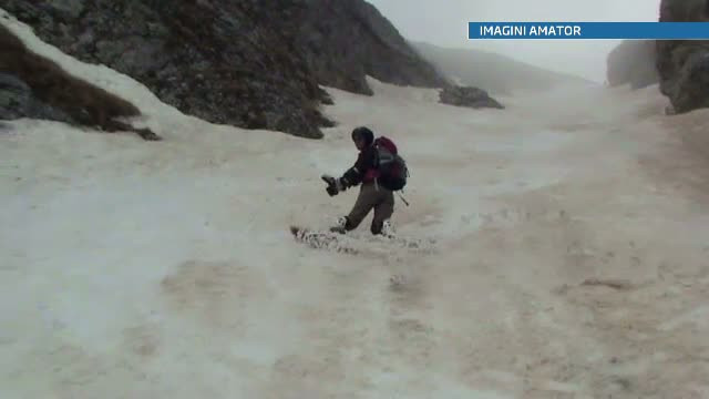 Vreme superba la munte. Fanii sporturilor extreme s-au distrat de minune pe zapada