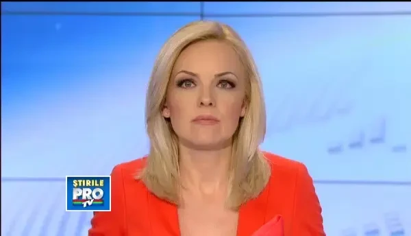 250 de angajati Hidroelectrica, cu masti cu chipul lui Remus Borza, au protestat in fata Guvernului