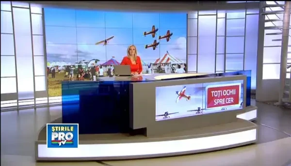 Spectacol pe cer, la Cluj. Pilotii MApN si parasutistii Aeroclubului Roman si-au aratat priceperea