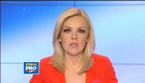 CLIPUL ZILEI. Un chinez, salvat dupa ce a stat 9 ore in mijlocul apelor.