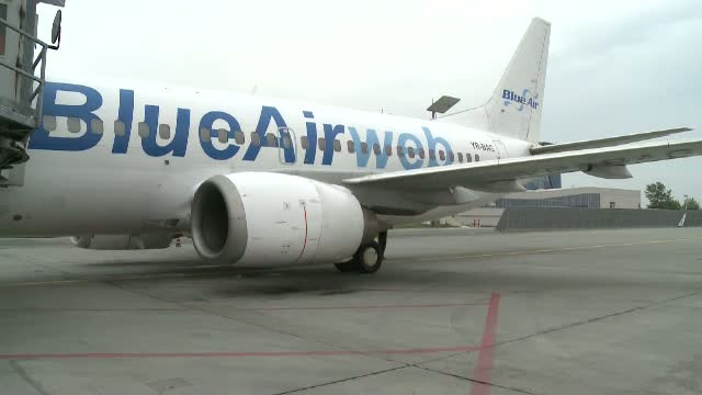 Călătorii care și-au primit imediat banii înapoi după prăbușirea Blue Air. Prejudiciul a trecut de un milion de euro