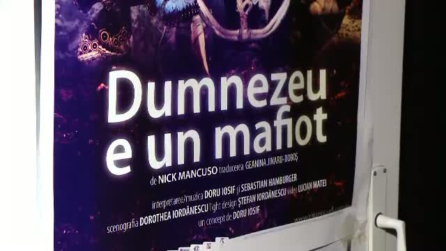 Politisti sub acoperire si spectactori controlati la piesa de teatru "Dumnezeu e un mafiot"