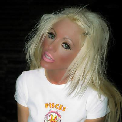 Cum arata tanara care de 6 ani merge cinci zile pe saptamana la salonul de bronzat. FOTO