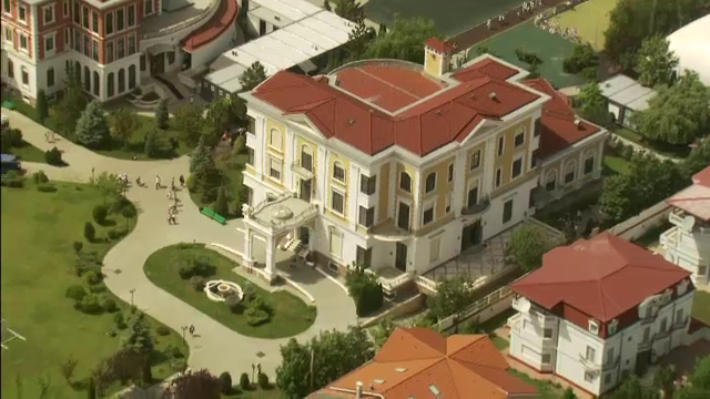 Cum se vede averea lui Becali din elicopter. McDonald's i-a platit 2 mil. EURO pe un petic de pamant