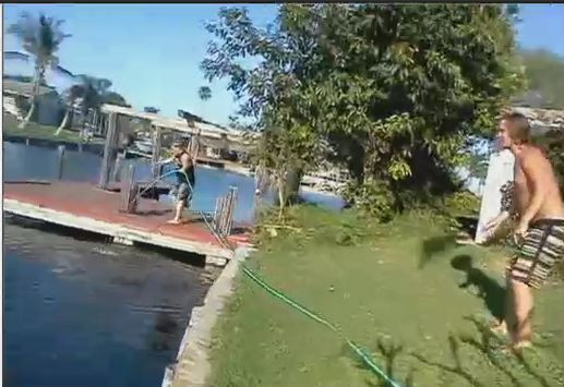 Ce se afla in lacul in care a sarit un tanar. Ar putea sta sase luni la inchisoare pentru fapta sa