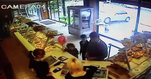 Tatal care si-a ucis copiii la prima intalnire dupa ce a pierdut custodia i-a scos intai in oras