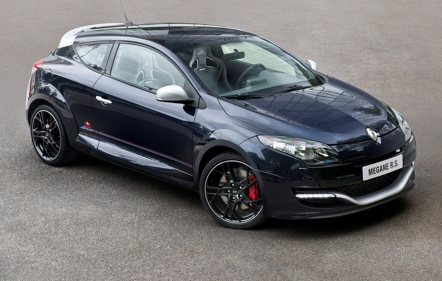 Renault Megane RS RB8 aduce aer de Formula 1 pe strazi! VIDEO