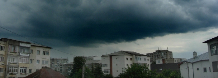 Avertizare de ploi torentiale si vant puternic in judetul Cluj