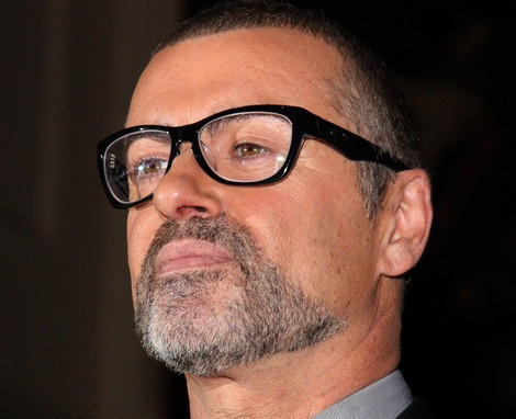 Accident sau tentativa de sinucidere? George Michael a cazut din masina, in mers, la 112 km/h!