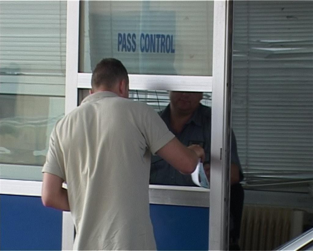 Un aradean care pentru autoritati nu exista a fost prins la granita. Afla explicatiile