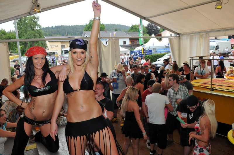 Volkswagen, UMILITA in ultimul hal in fata a 150.000 de fani! Nemtii n-au banuit nicio clipa ce avea sa li se intample! VIDEO