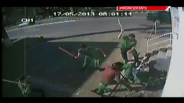 Scene dure in Gura Humorului. Lautar, lovit cu bate de baseball in plina strada. O femeie l-a salvat