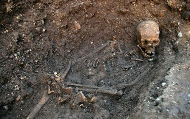 Mister vechi de 500 de ani: Richard al III-lea, ingropat "in graba si cu mainile legate"