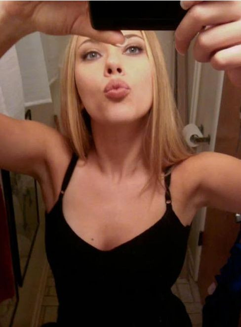 Continuarea fotografiei ii va aduce si mai multa atentie. Cum s-a pozat Scarlett Johansson