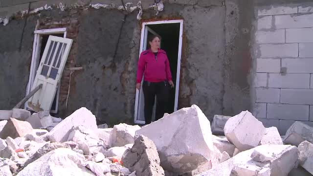 "Tornada" din Galati a fost, de fapt, un vartej cu o forta incredibila. 30 de case au fost avariate