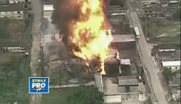Incendiu puternic la un depozit de combustibil din Rio de Janeiro
