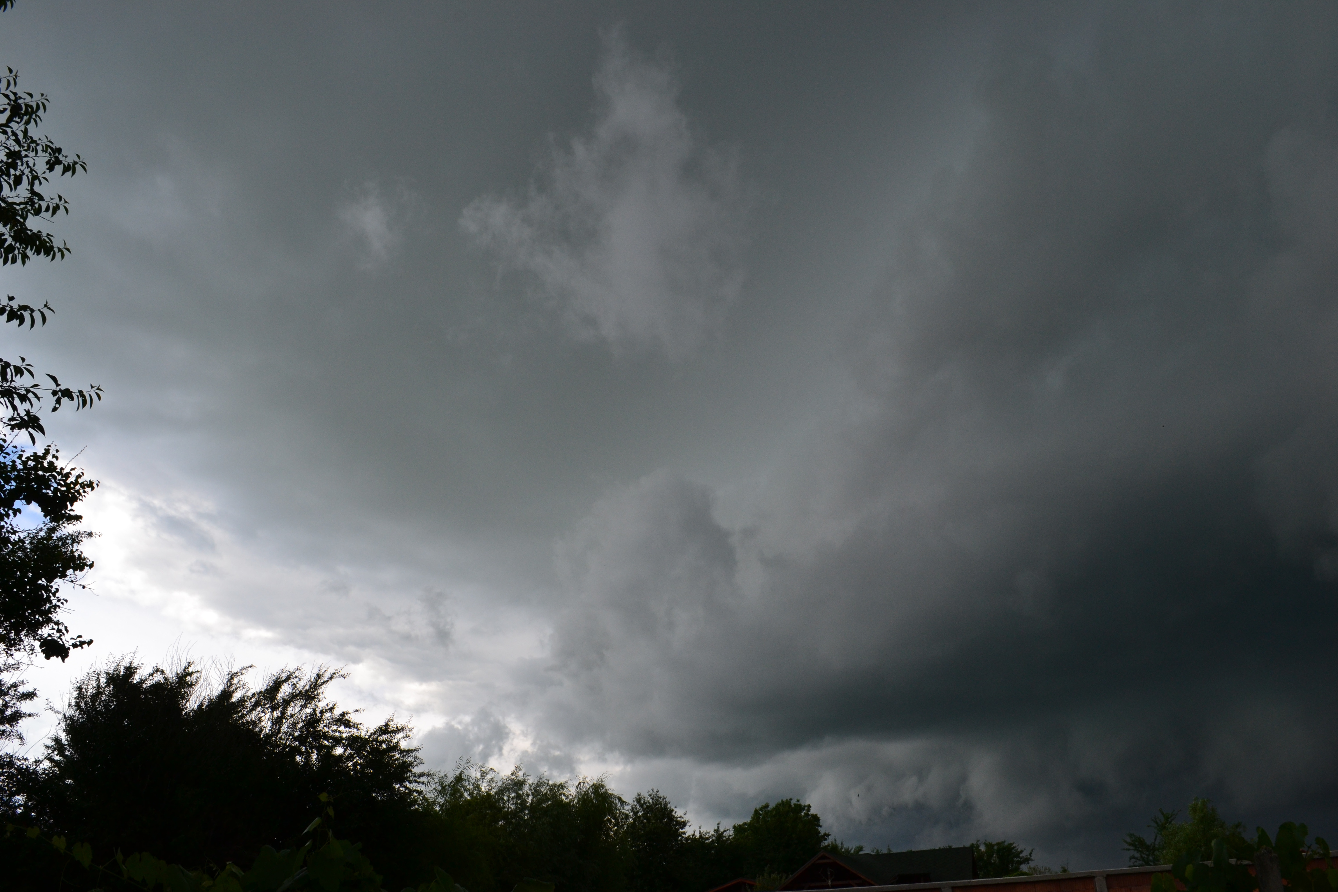 Fenomen atmosferic spectaculos, fotografiat si pus pe Instagram. Cum arata un "diavol de foc"