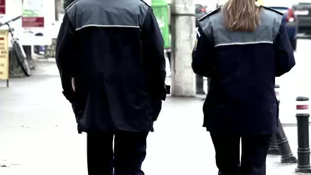 Trei politisti, arestati dupa ce au torturat un procuror aflat sub acoperire, crezand ca e un dealer