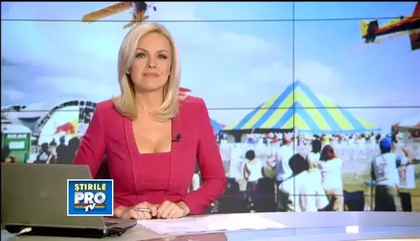 Spectacol pe cer la Braila. Sute de oameni au urmarit mitingul aviatic