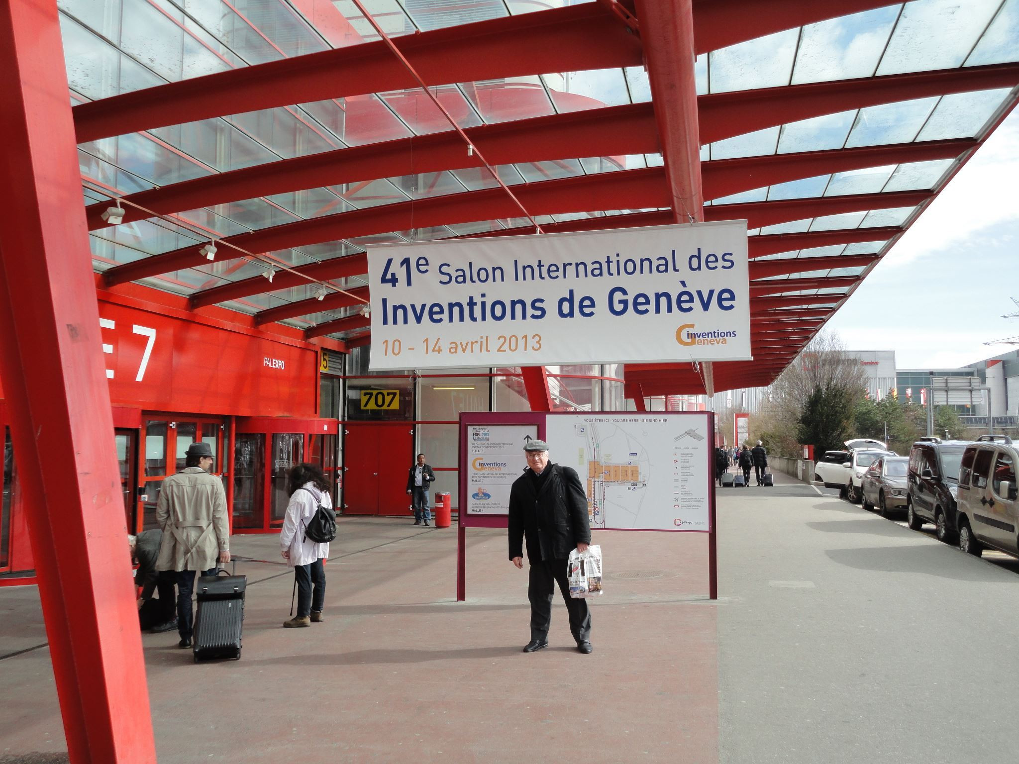 Ioan Grosu, fizicianul roman premiat la Geneva pentru primul curcubeu artificial de gradina