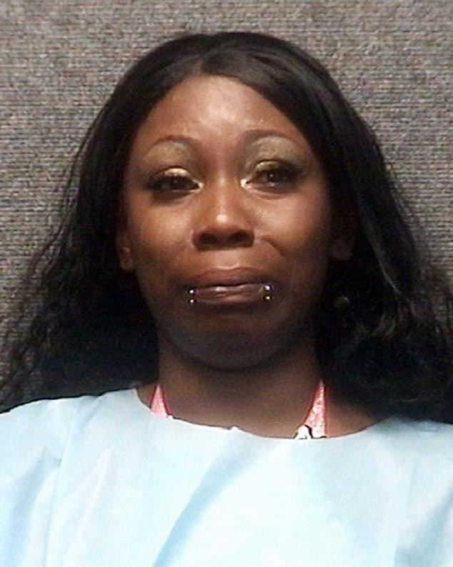 O tanara a fost arestata la plaja. Politistii: "I-am spus ca este indecent ce facea"