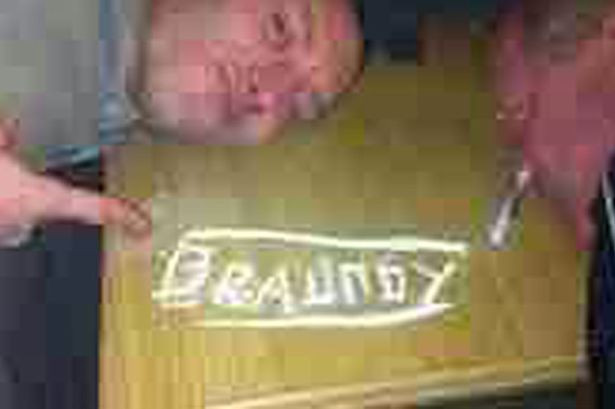 Cel mai neinspirat infractor din lume. Ce au descoperit politistii in telefonul acestui traficant