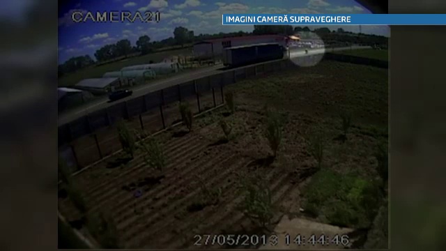 VIDEO. Momentul inexplicabil in care soferul unui TIR ucide un biciclist, desi l-a vazut din timp